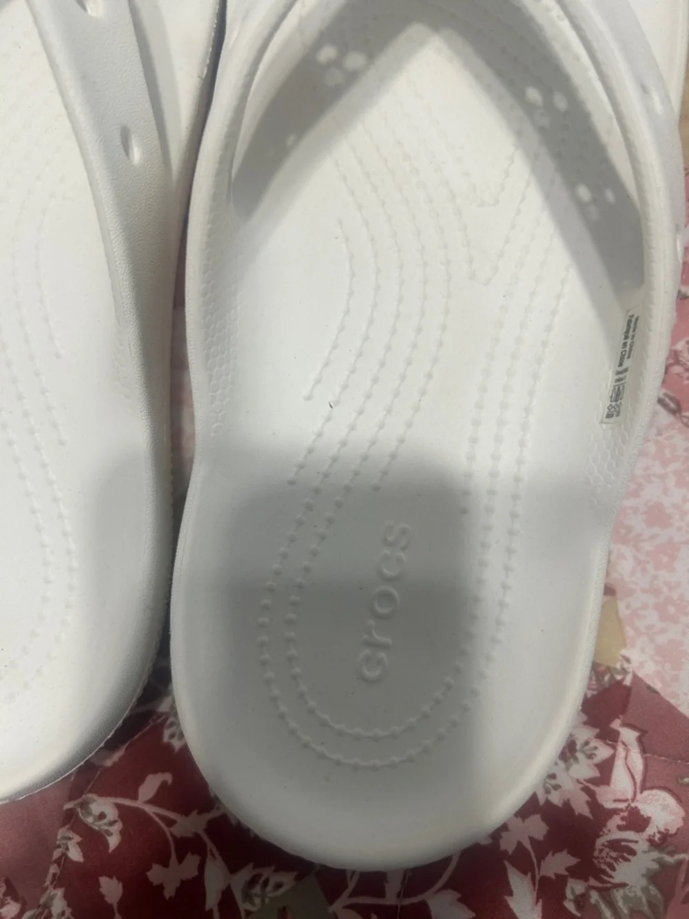 CROCS lightweight flip