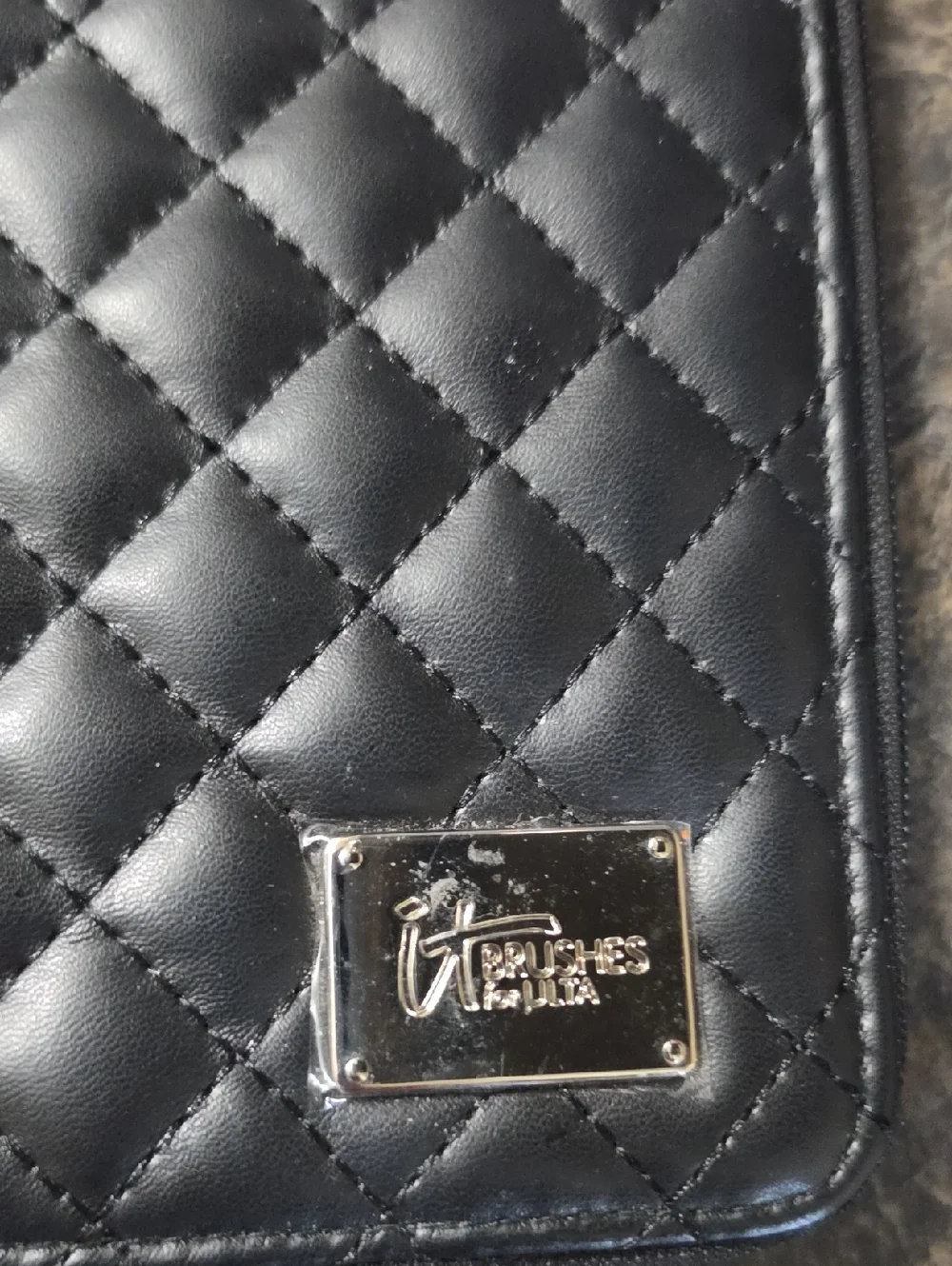 It Cosmetics Black & Silver Travel Brushes Case For Ulta