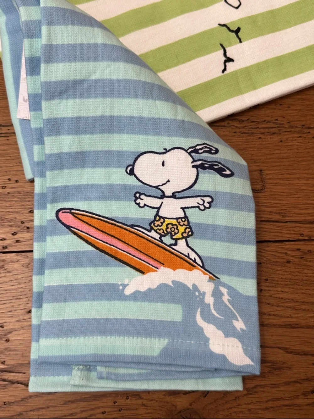 Peanuts Snoopy Relaxing Beach motif Kitchen Towels Set- Blue & Pink