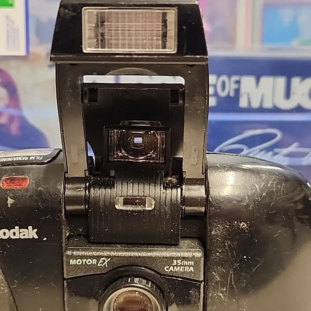 Kodak Cameo Focus Free 35MM Film Camera TESTED WORKS