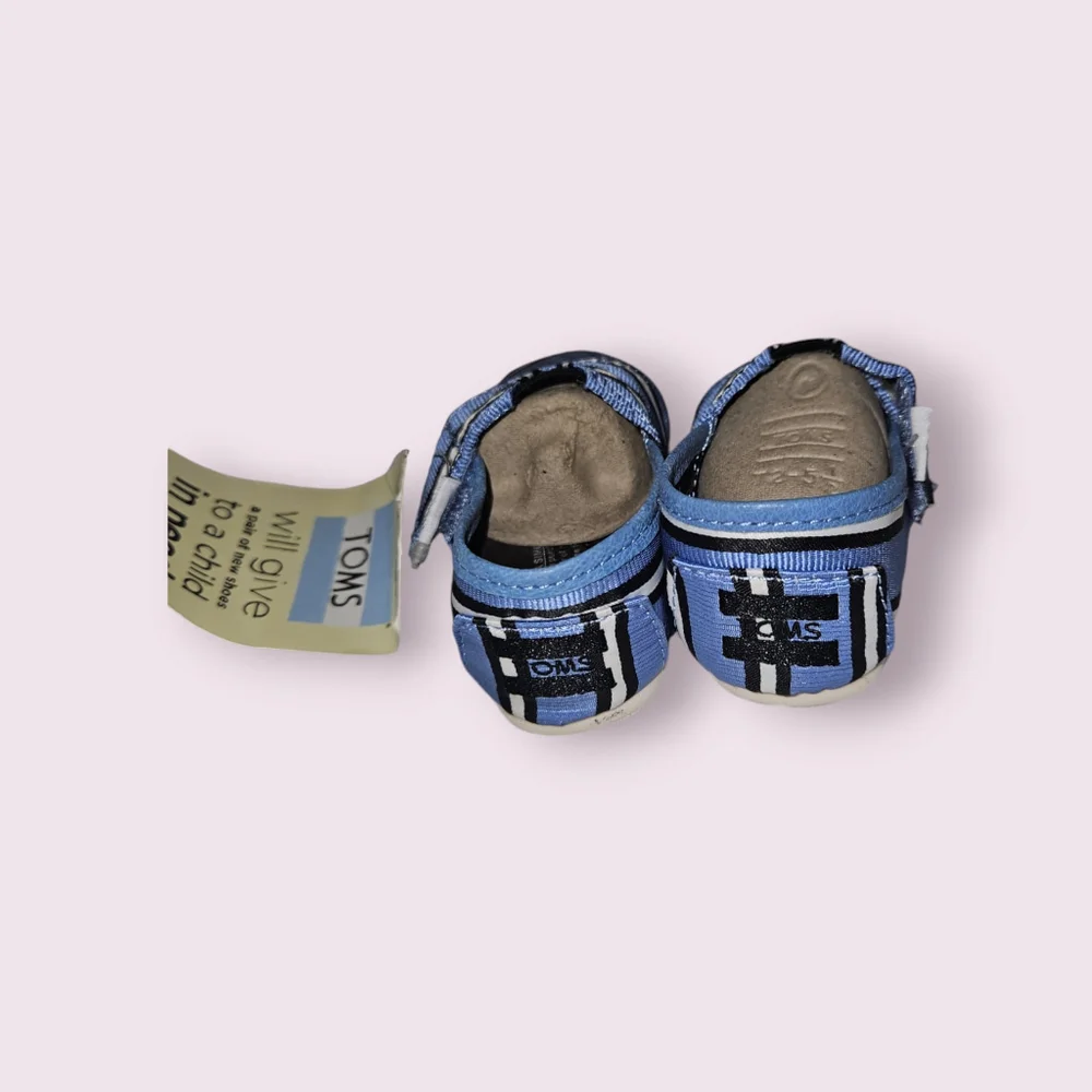 Toms that tags