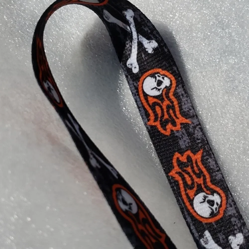 𝅺Lanyard Keychain Skull and Cross Bones 20