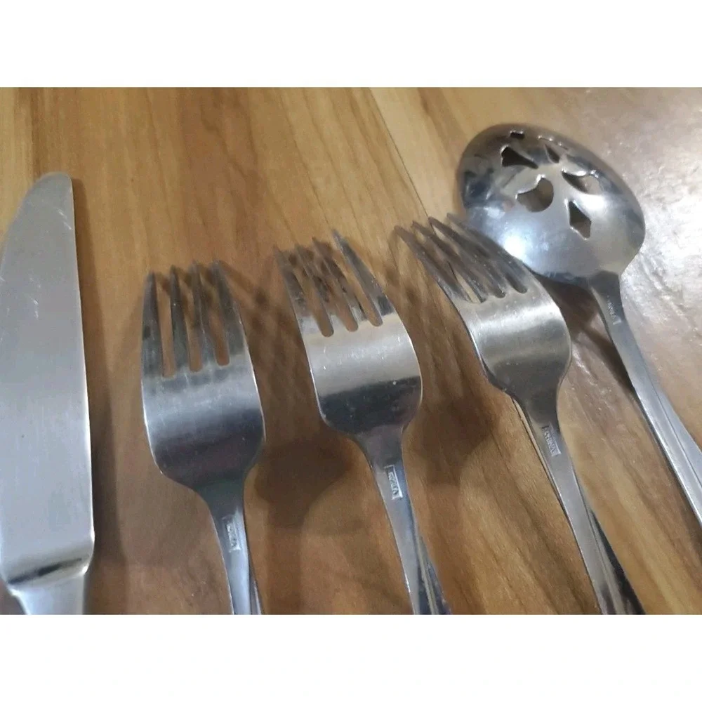 Pfaltzgraff portrait stainless