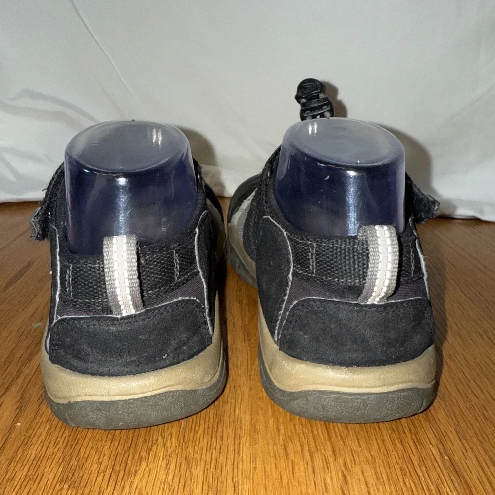 Keen men size