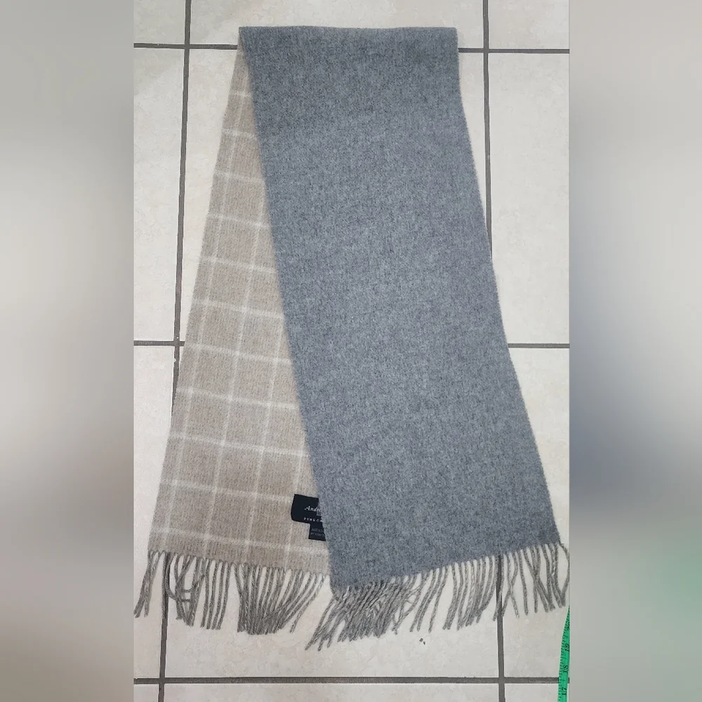 Andrew Noble Gray and Beige Cashemire Scarf‎
