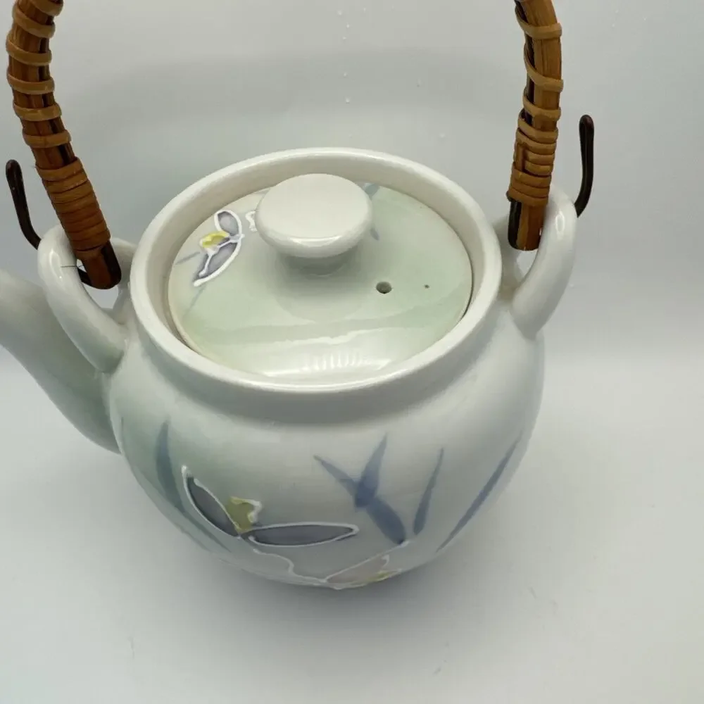 JAPANESE FINE‎ PORCELAIN CONTEMPORARY TEAPOT BLUE PINK FLORAL WOVEN HANDLE