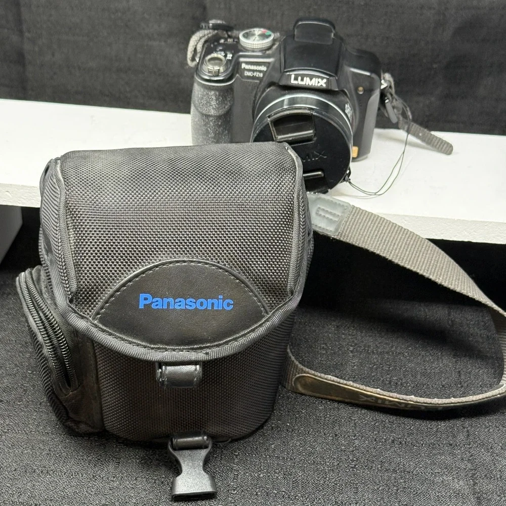 Panasonic Lumix DMC-FZ18 Camera w/‎ Battery & Strap