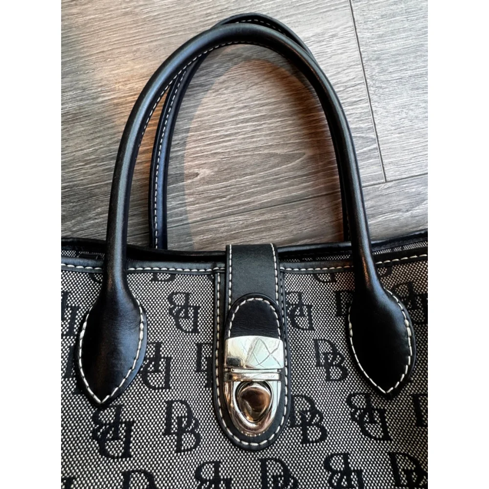 Dooney & Bourke authentic dooney