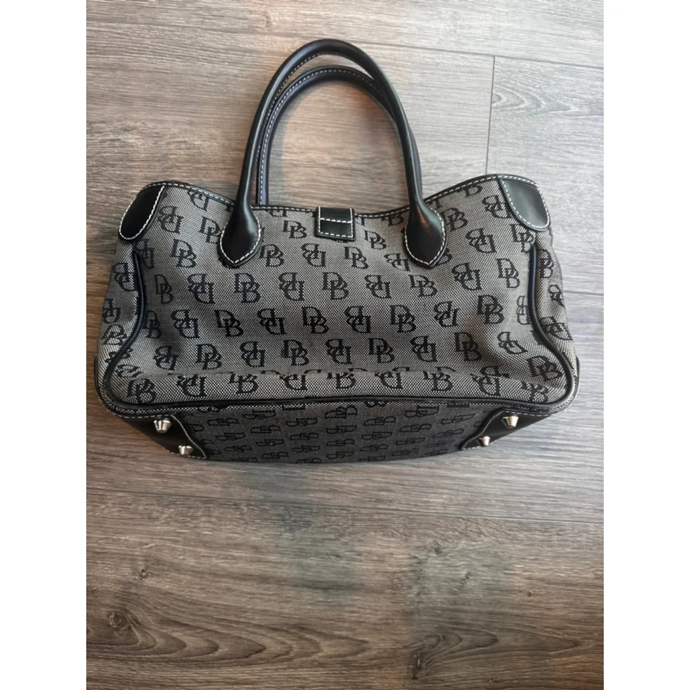 Dooney & Bourke authentic dooney