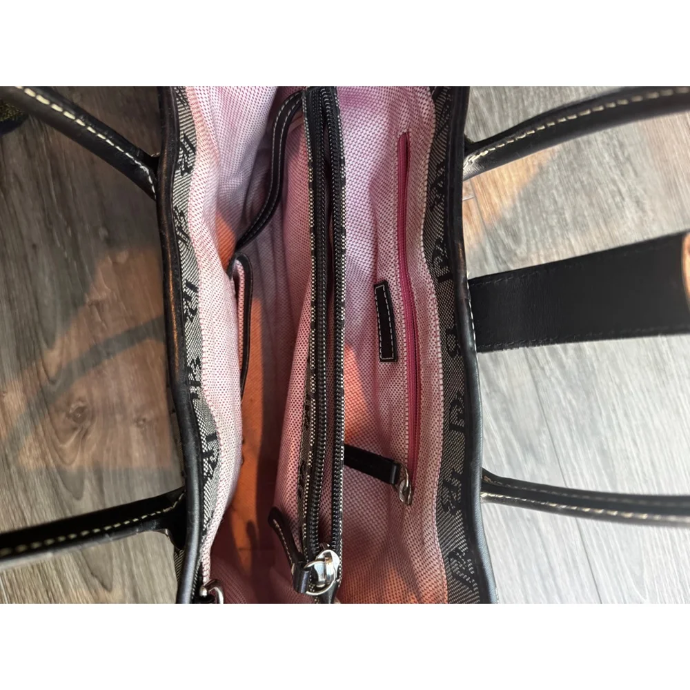 Dooney & Bourke authentic dooney