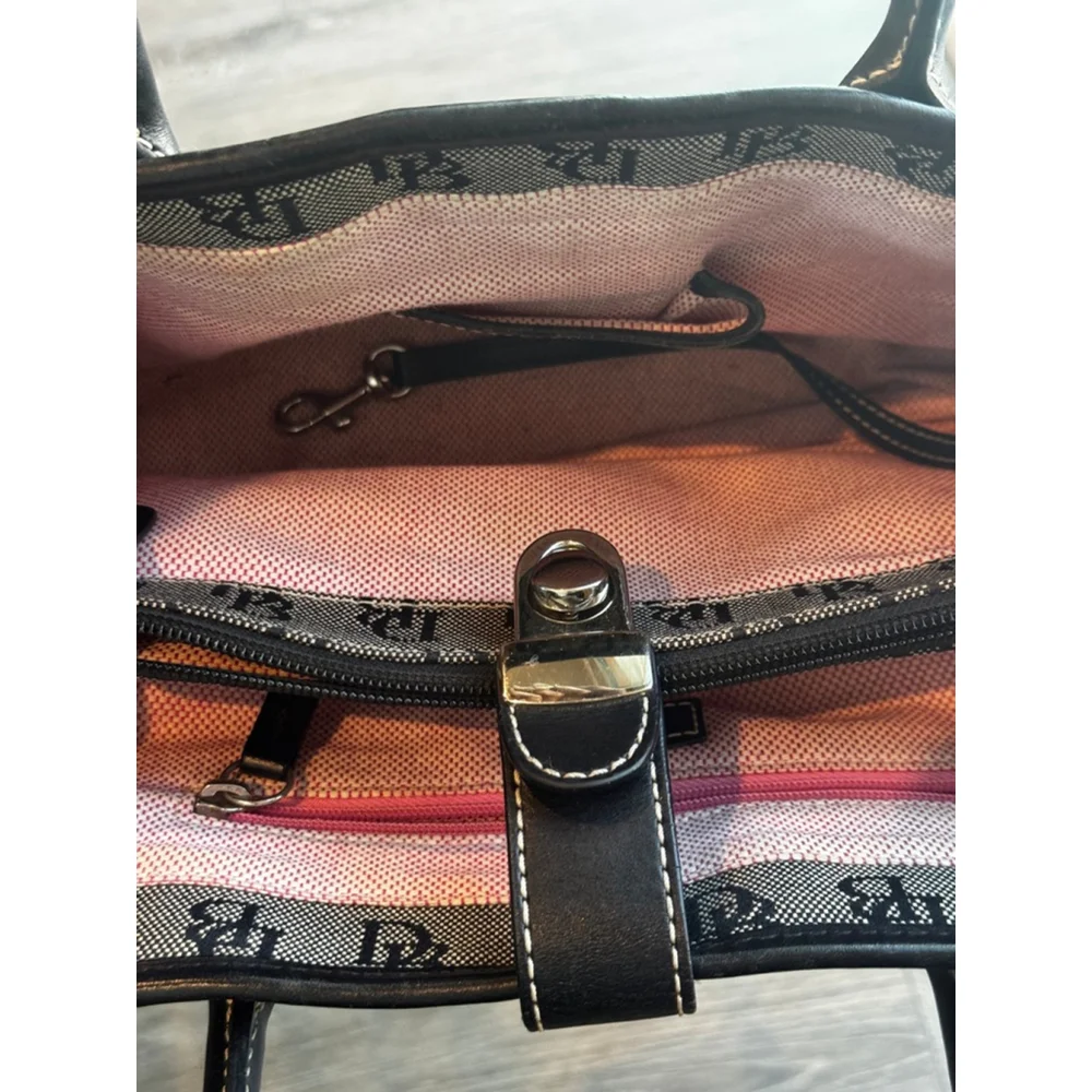 Dooney & Bourke authentic dooney