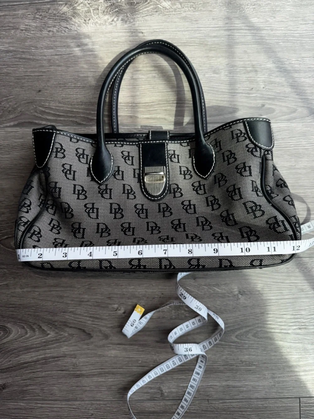 Dooney & Bourke authentic dooney