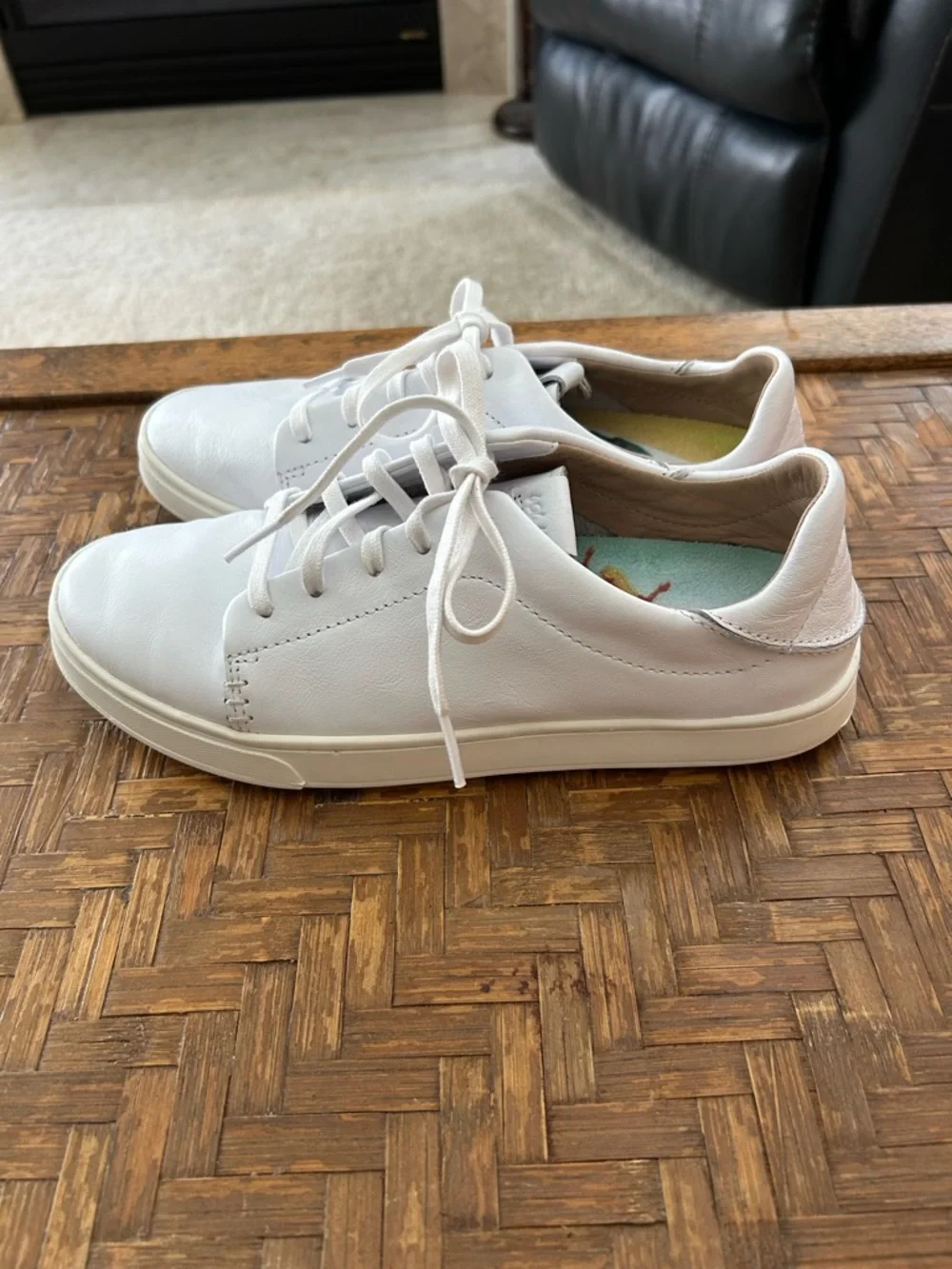 OluKai clean white