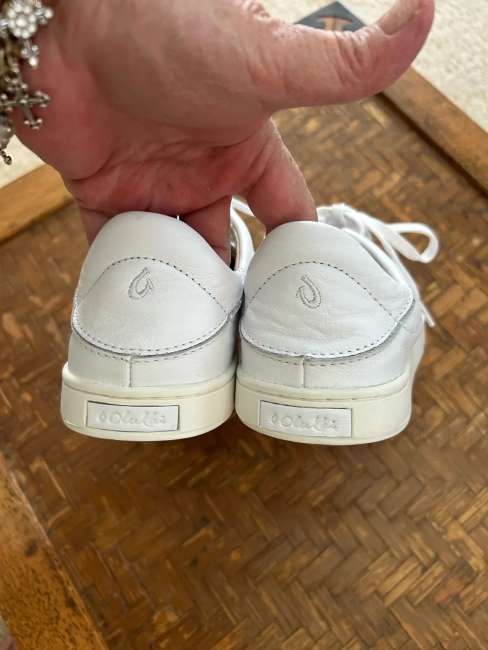 OluKai clean white
