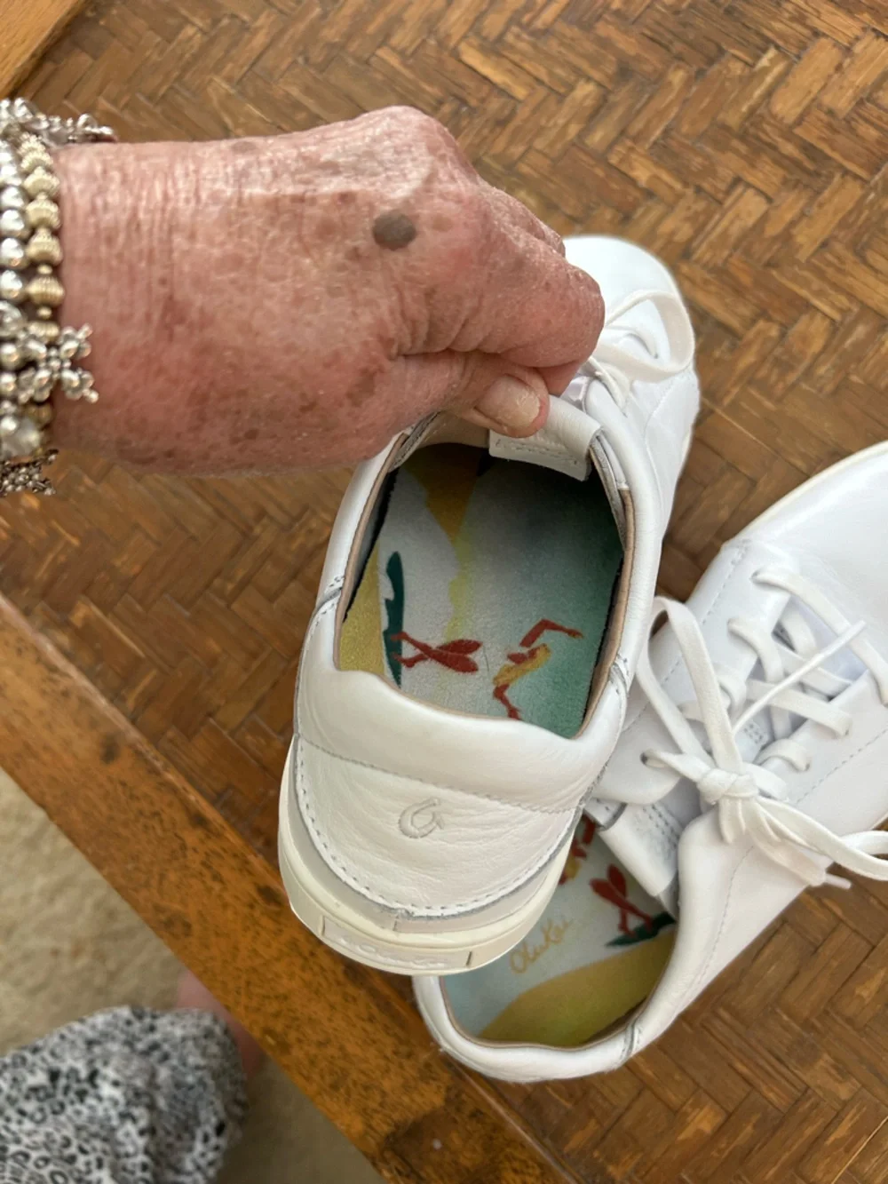 OluKai clean white
