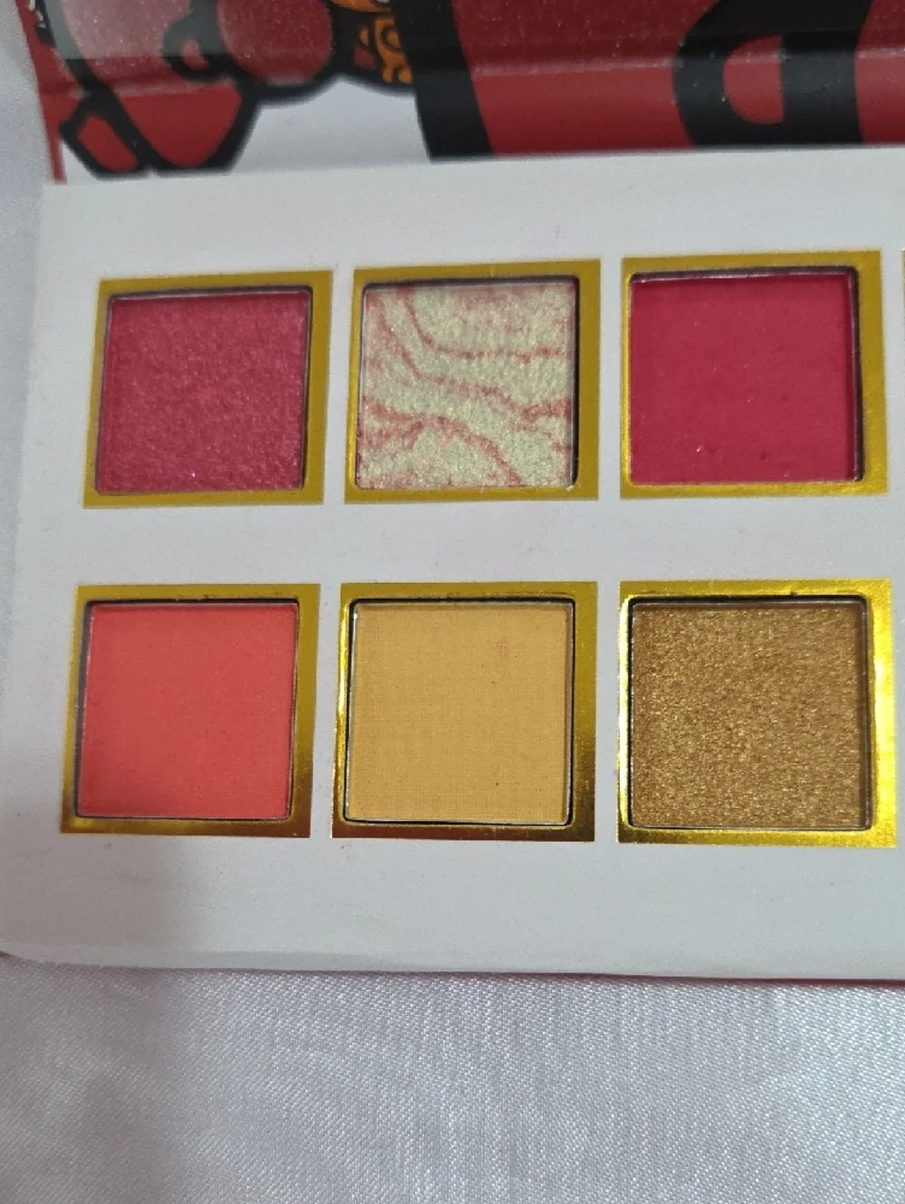 FavorBeauty versatile eyeshadow