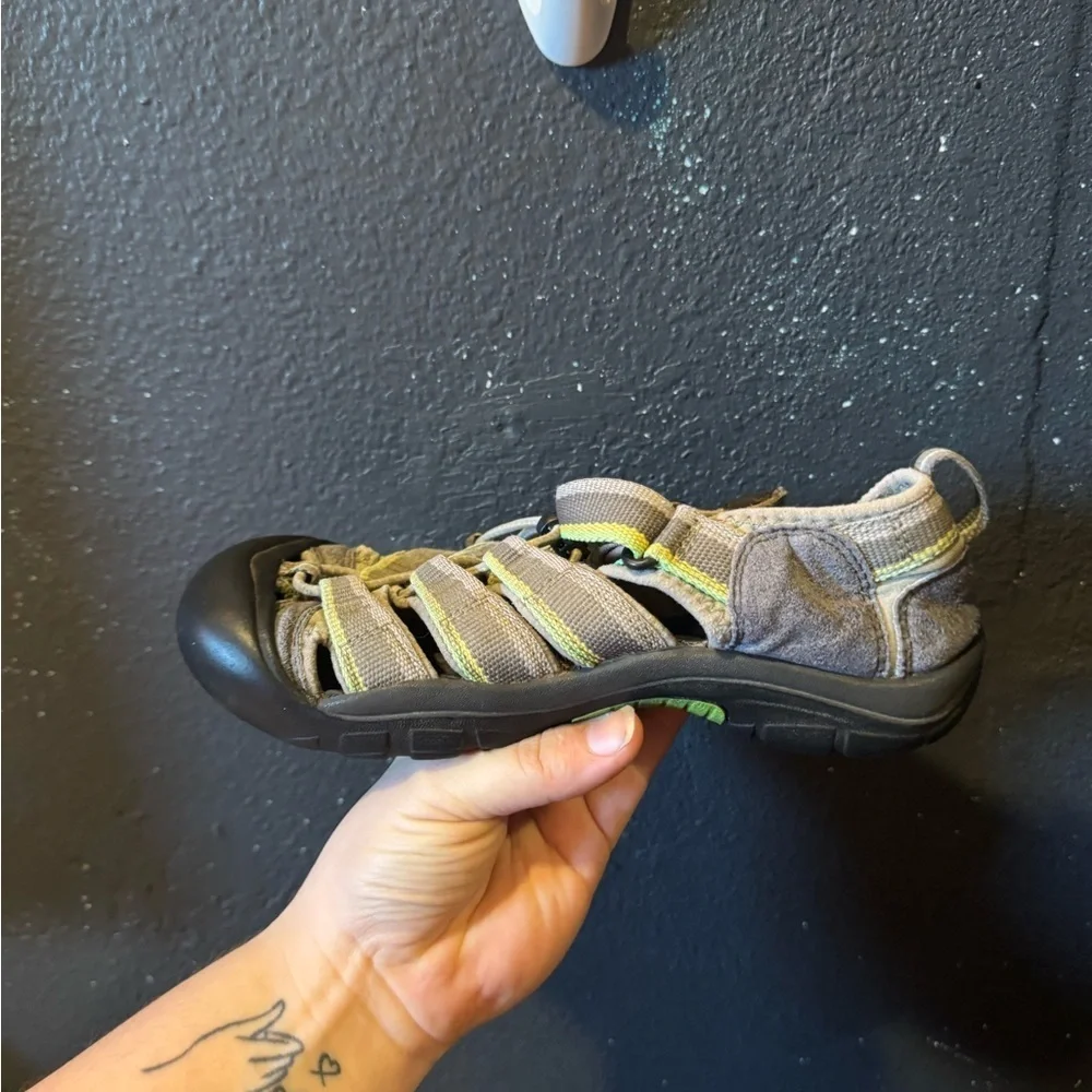 Keen durable comfortable