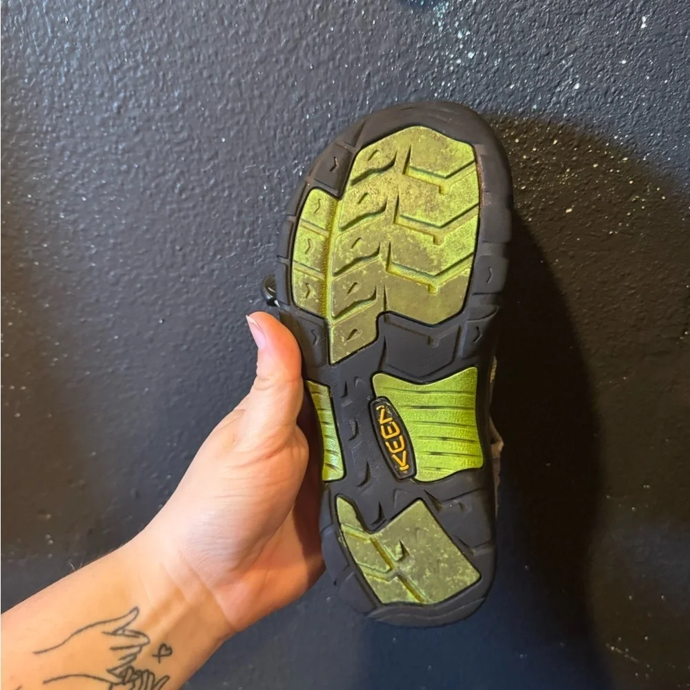 Keen durable comfortable