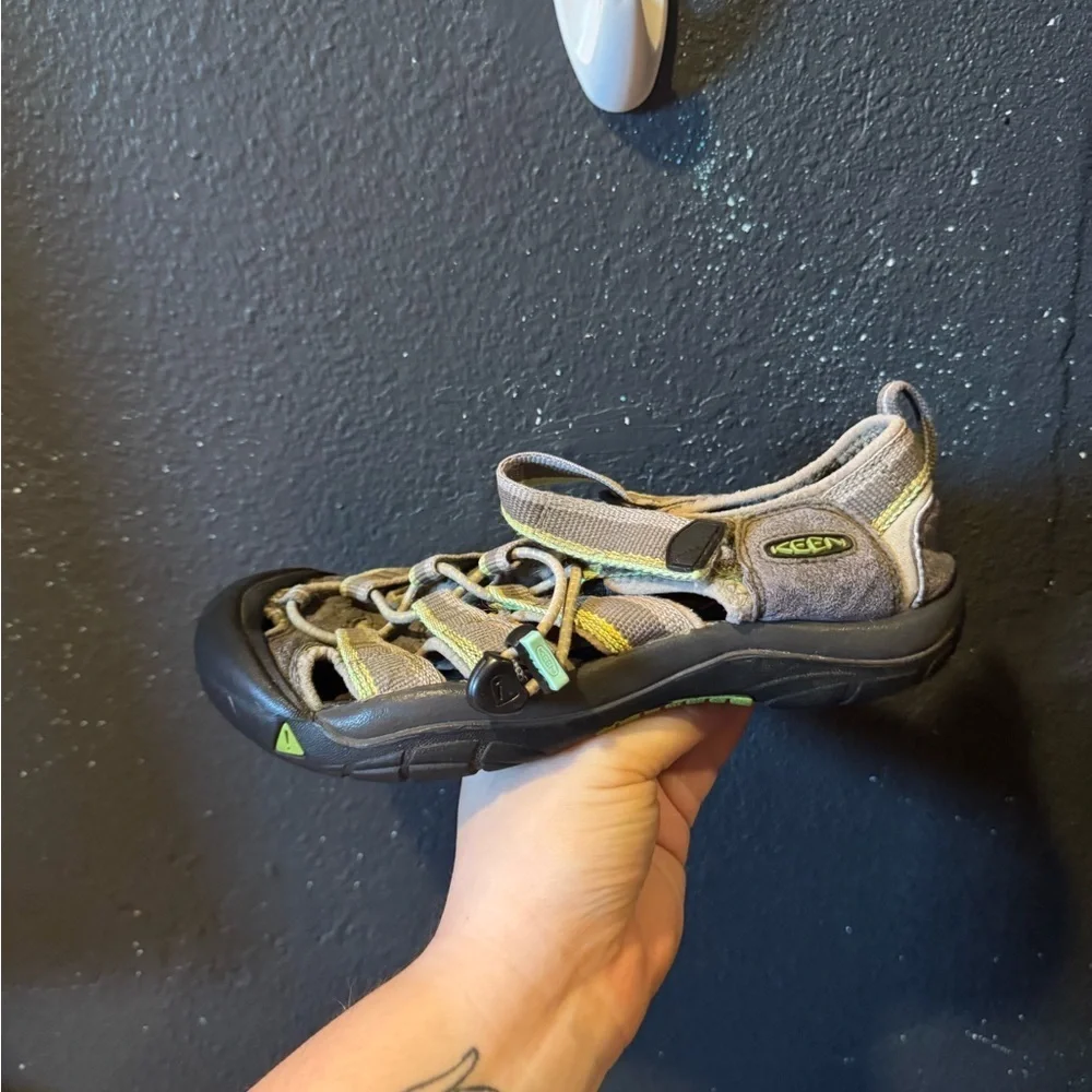 Keen durable comfortable
