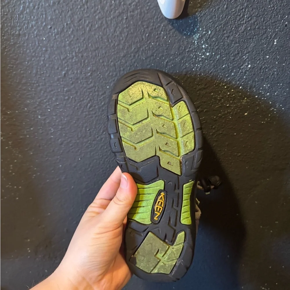 Keen durable comfortable