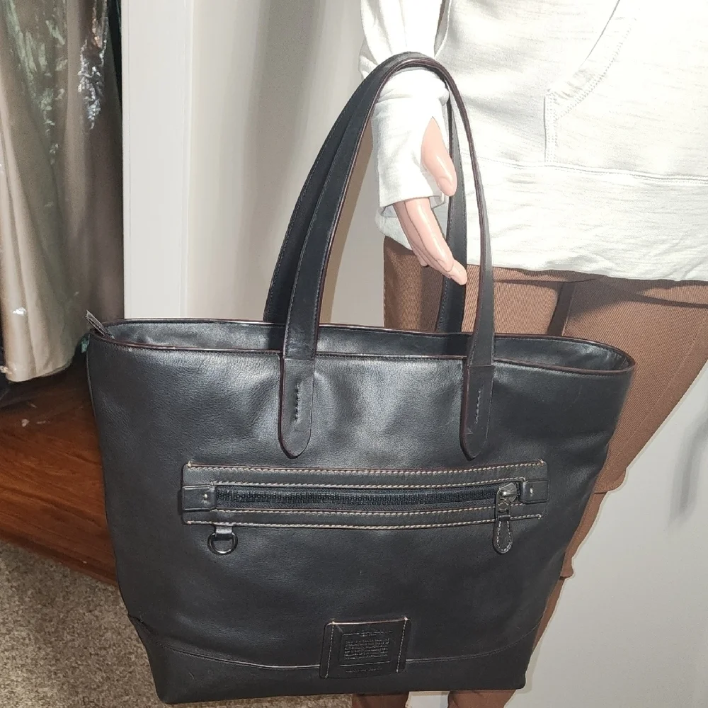 Coach elegant black