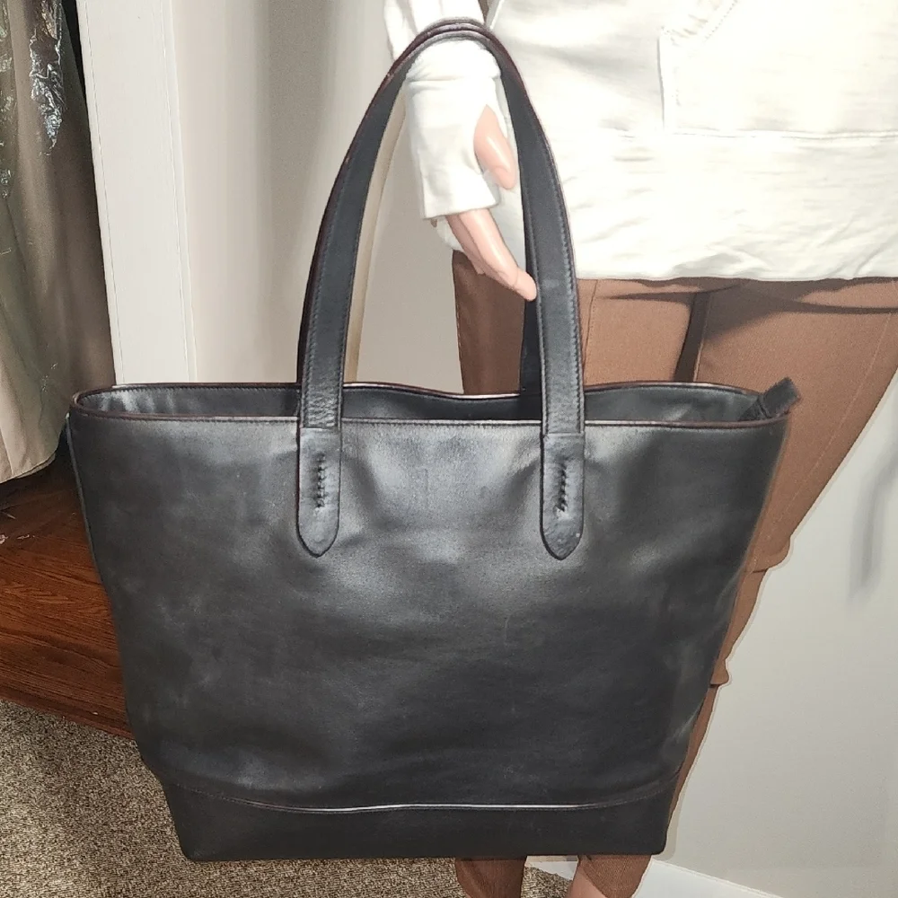 Coach elegant black