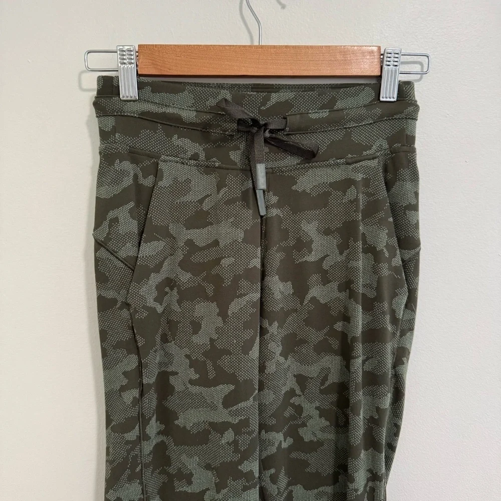 lululemon athletica jogger dark