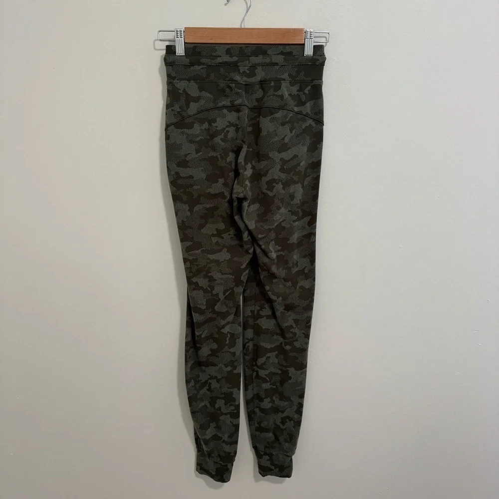 lululemon athletica inseam 10 dark