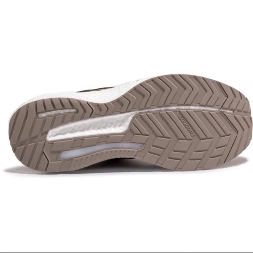 Hoka saucony hurricane