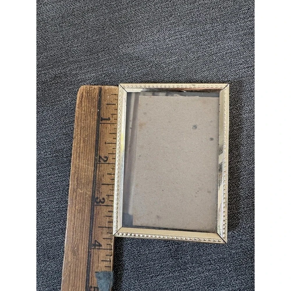 Vintage Gold-Toned Detailed Metal Picture Frame  2.5x 3.5