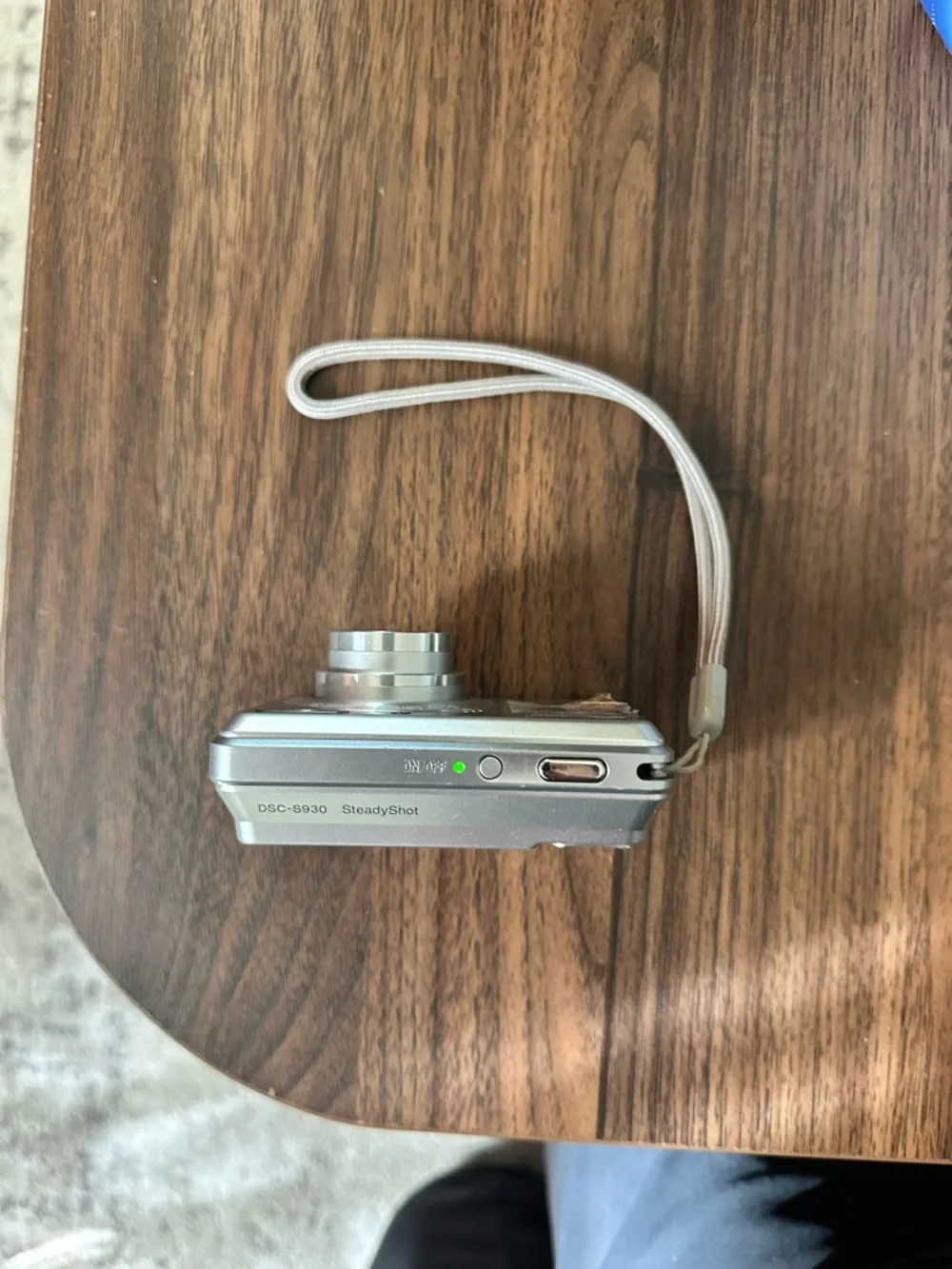 SONY CYBER-SHOT DSC-S930 10.1MP DIGITAL CAMERA SILVER