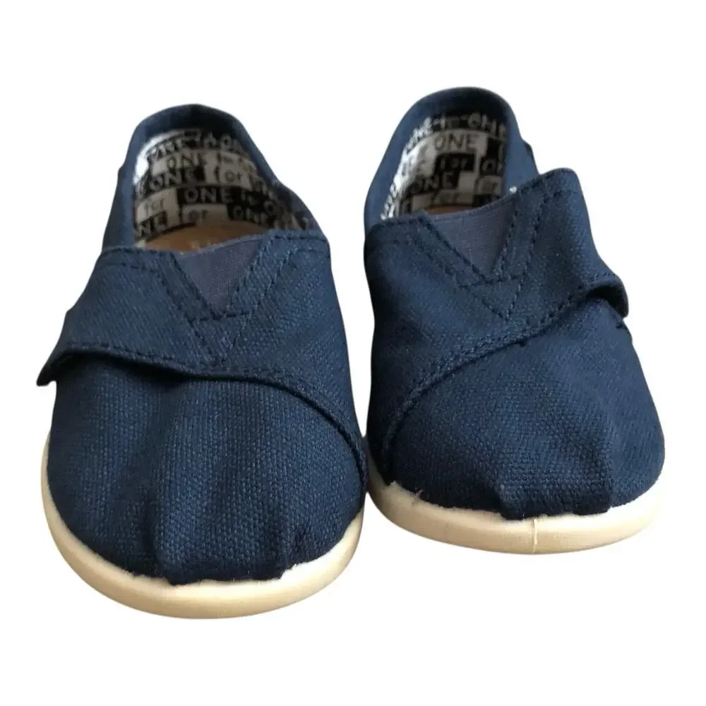 Toms brand tag
