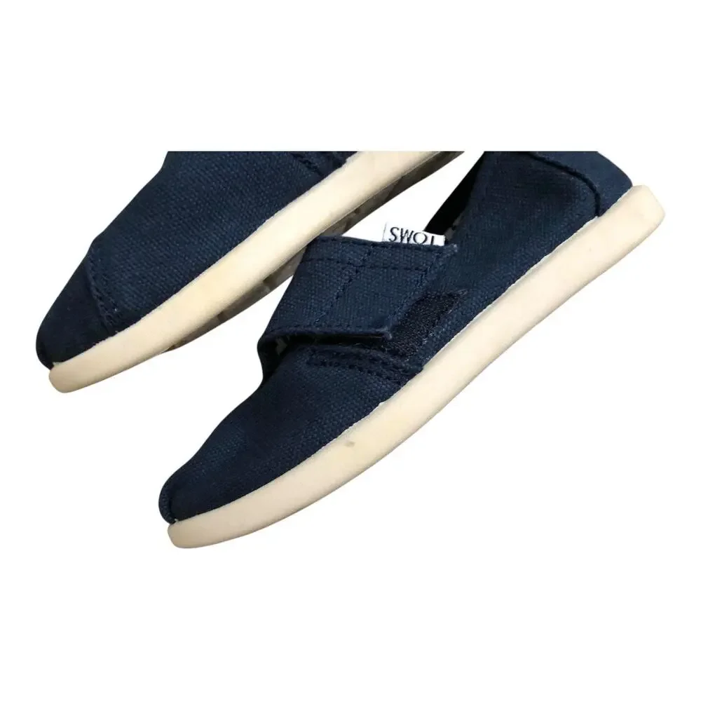 Toms brand tag