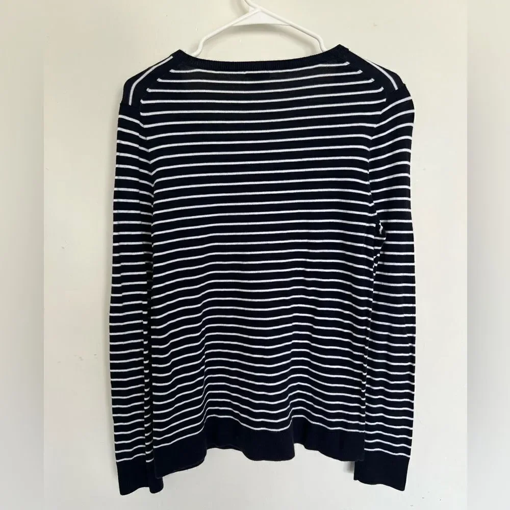 crew neck