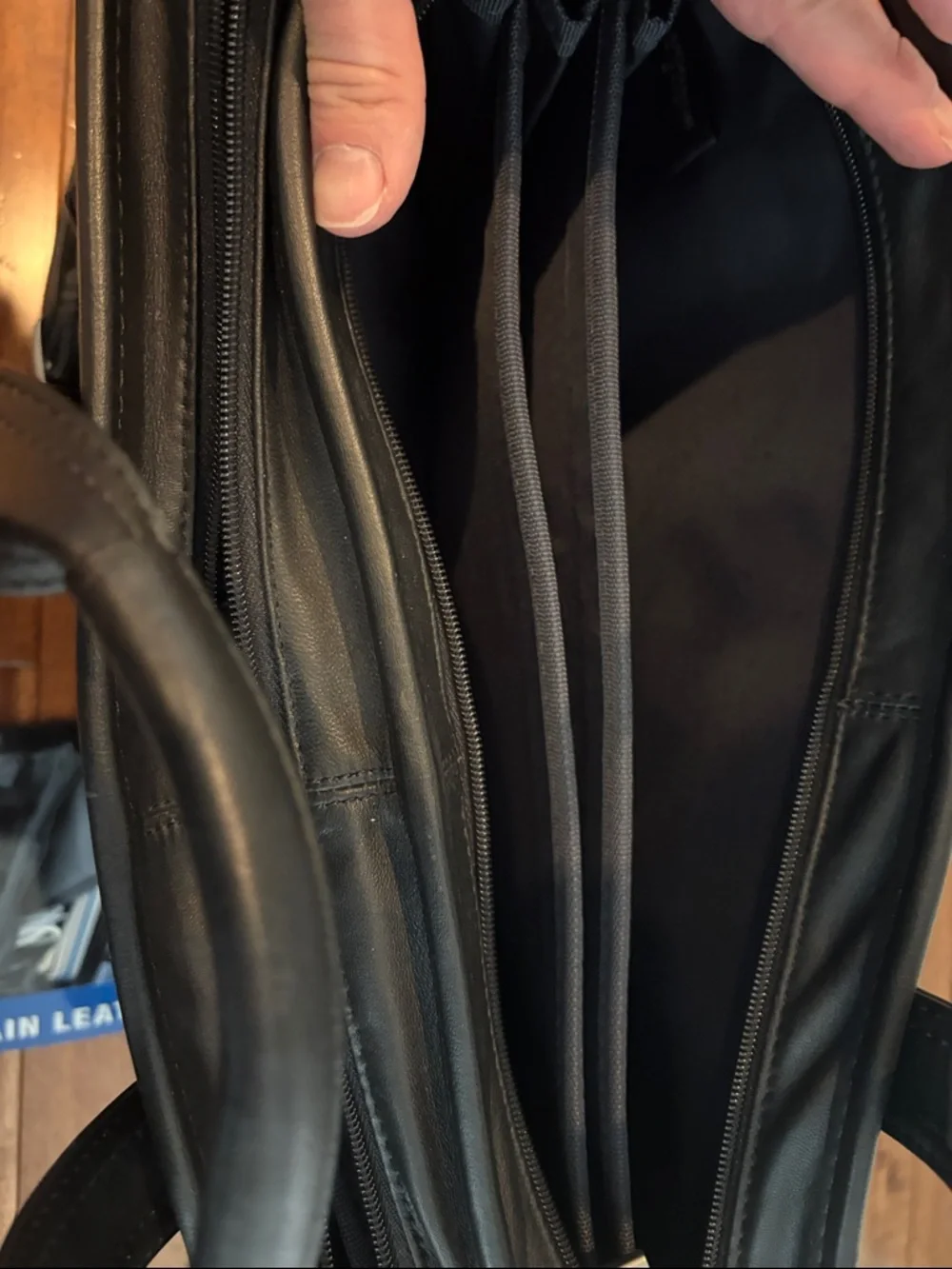 USLuggage New York luggage black