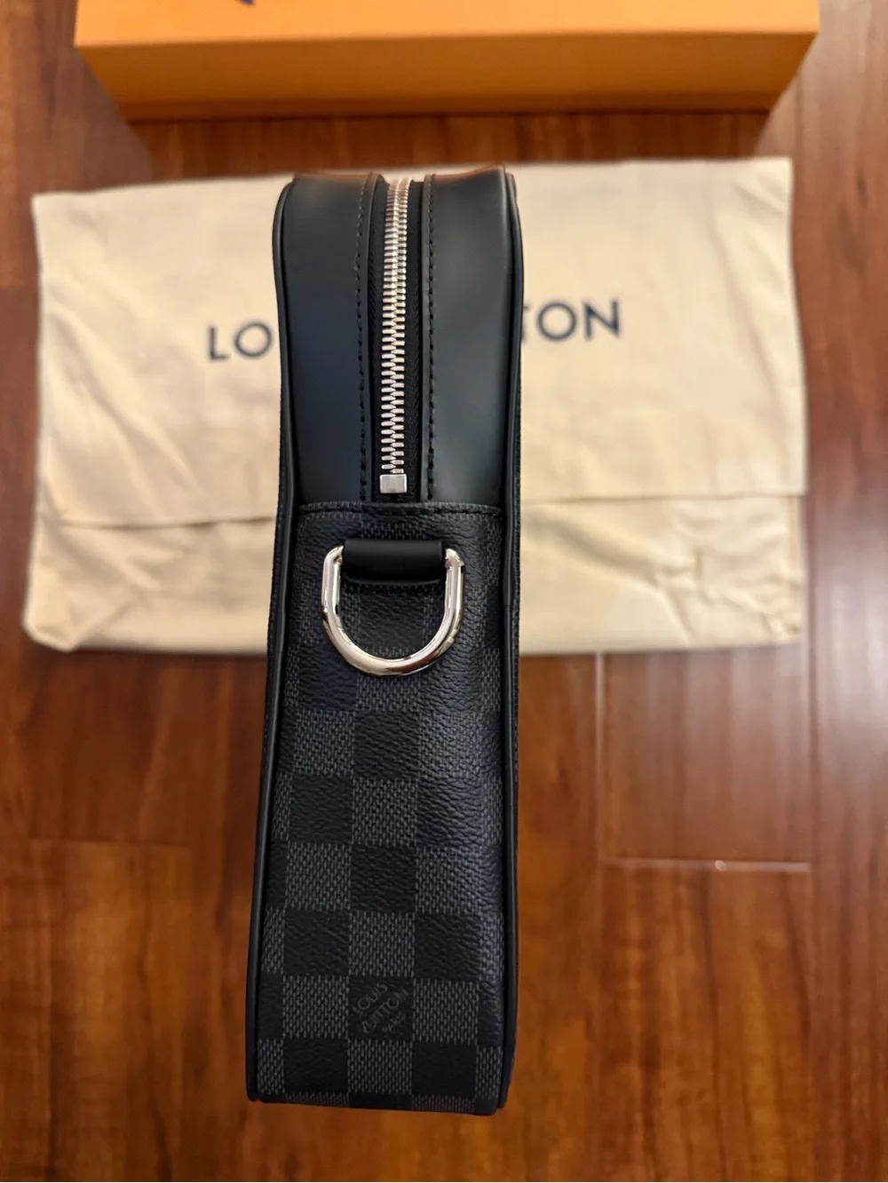 Louis Vuitton new authentic
