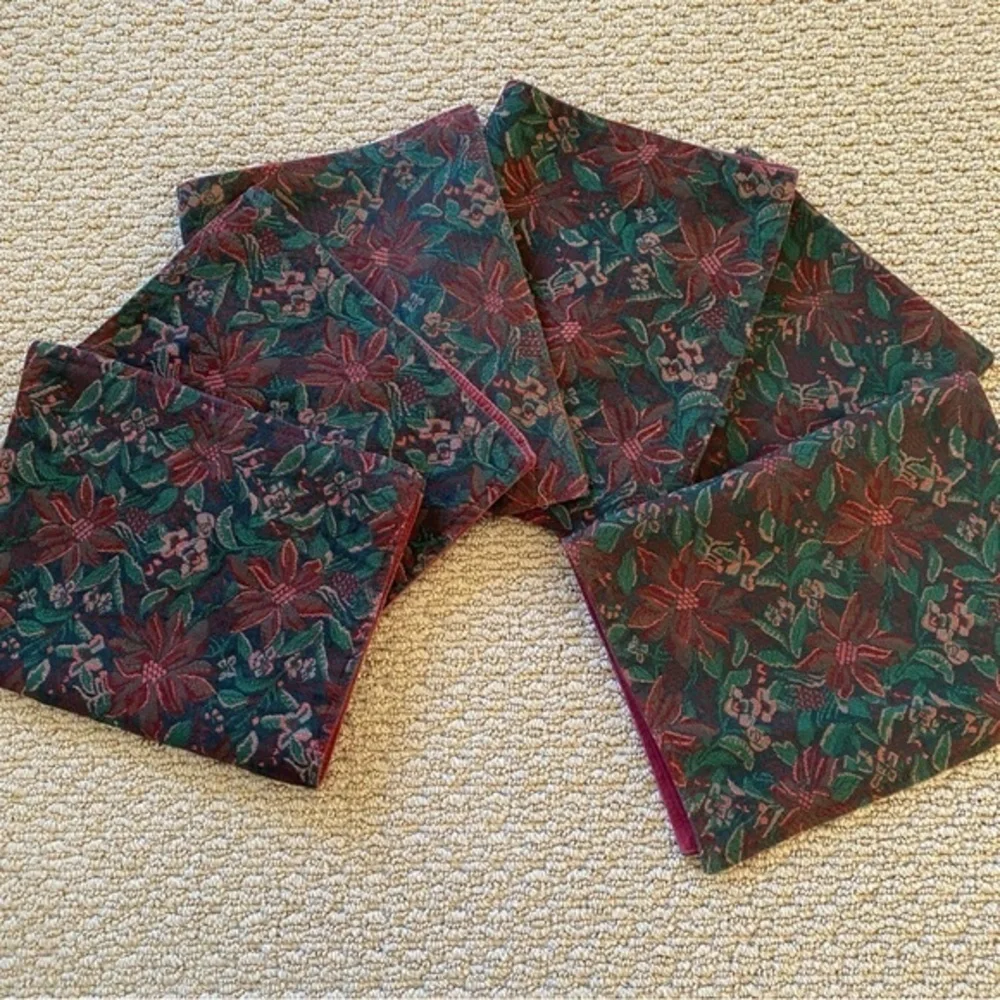 Crate&Barrel red green
