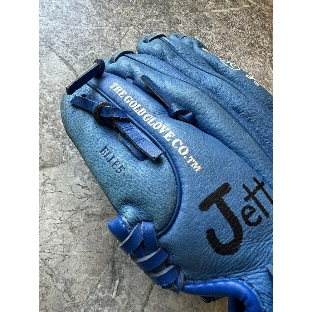 Rawlings young good throw