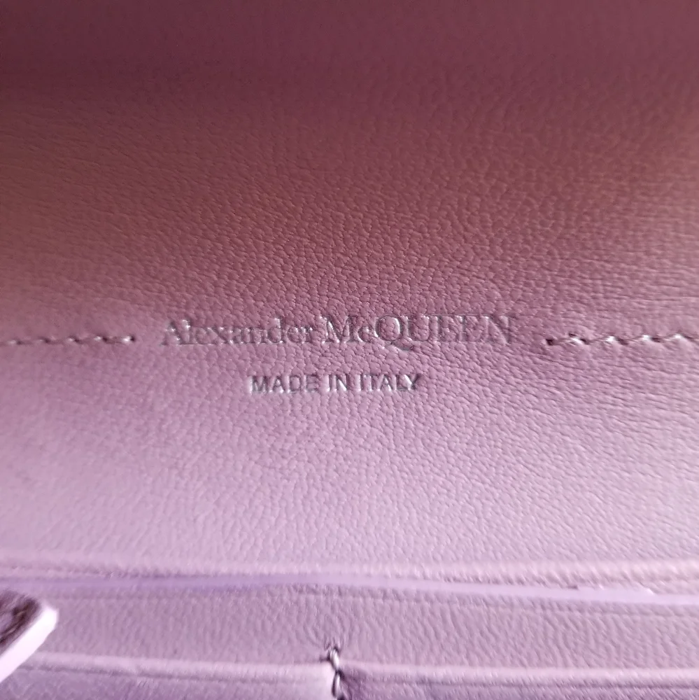Alexander McQueen Croc-Embossed Leather Wallet-On-Chain Antic Pink