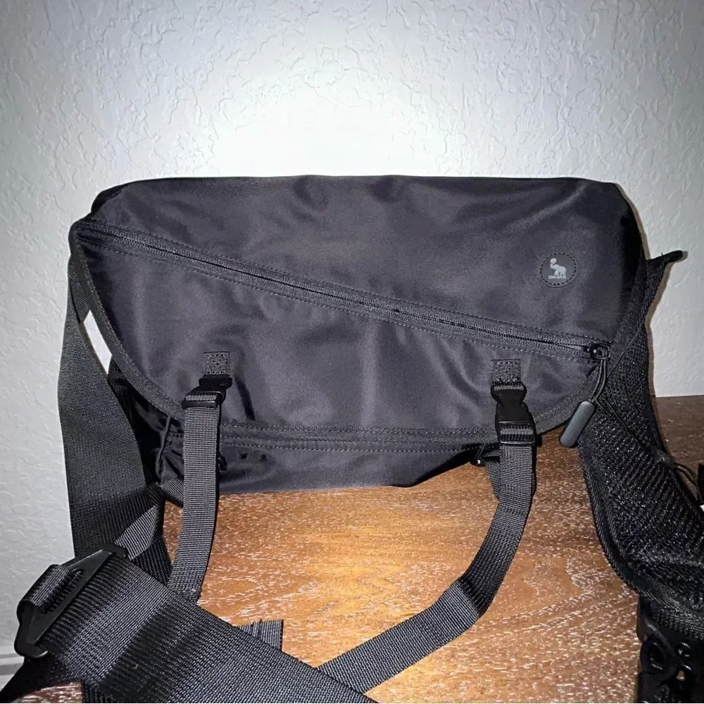 New, Oiwas Messenger Crossbody Bag