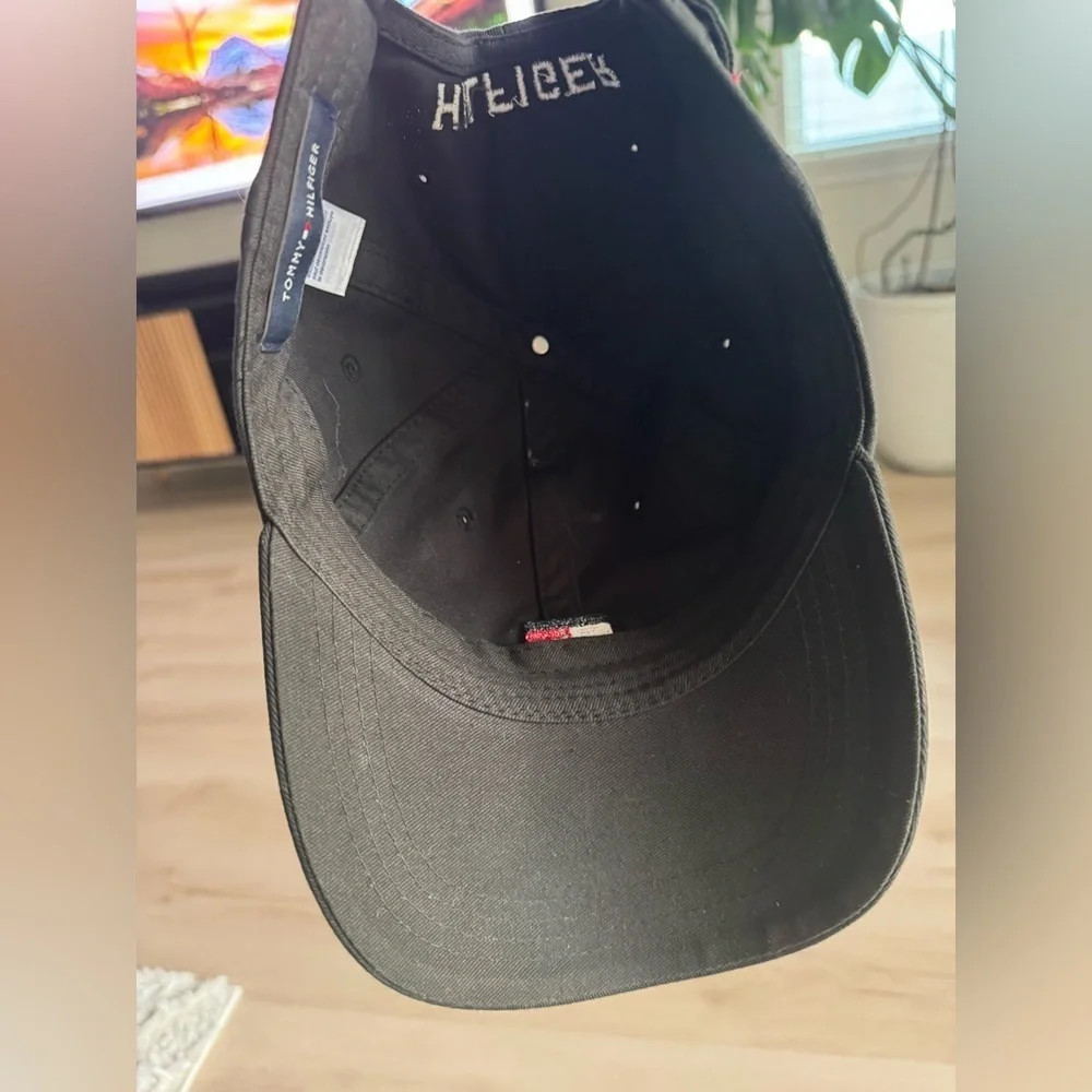 Tommy Hilfiger preloved tommy