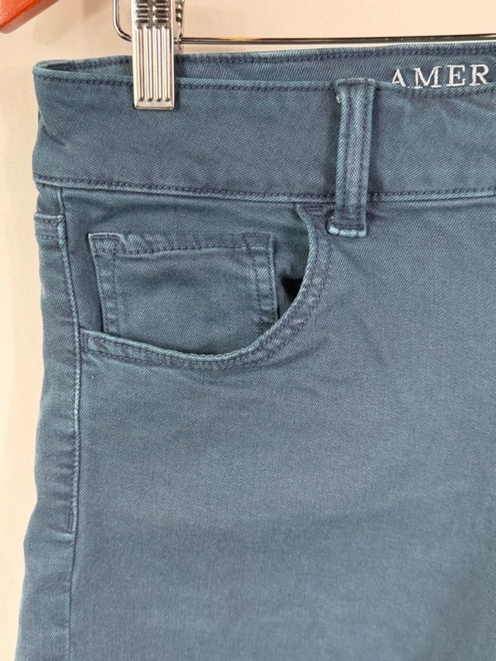 American Eagle AEO Twill, Teal Super Stretch Shorts. Womens Size 10. Comfy