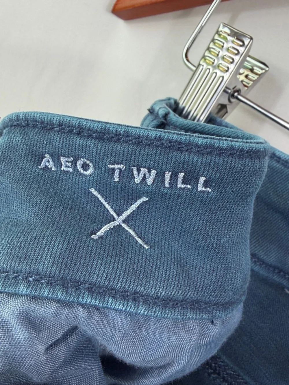 American Eagle AEO Twill, Teal Super Stretch Shorts. Womens Size 10. Comfy