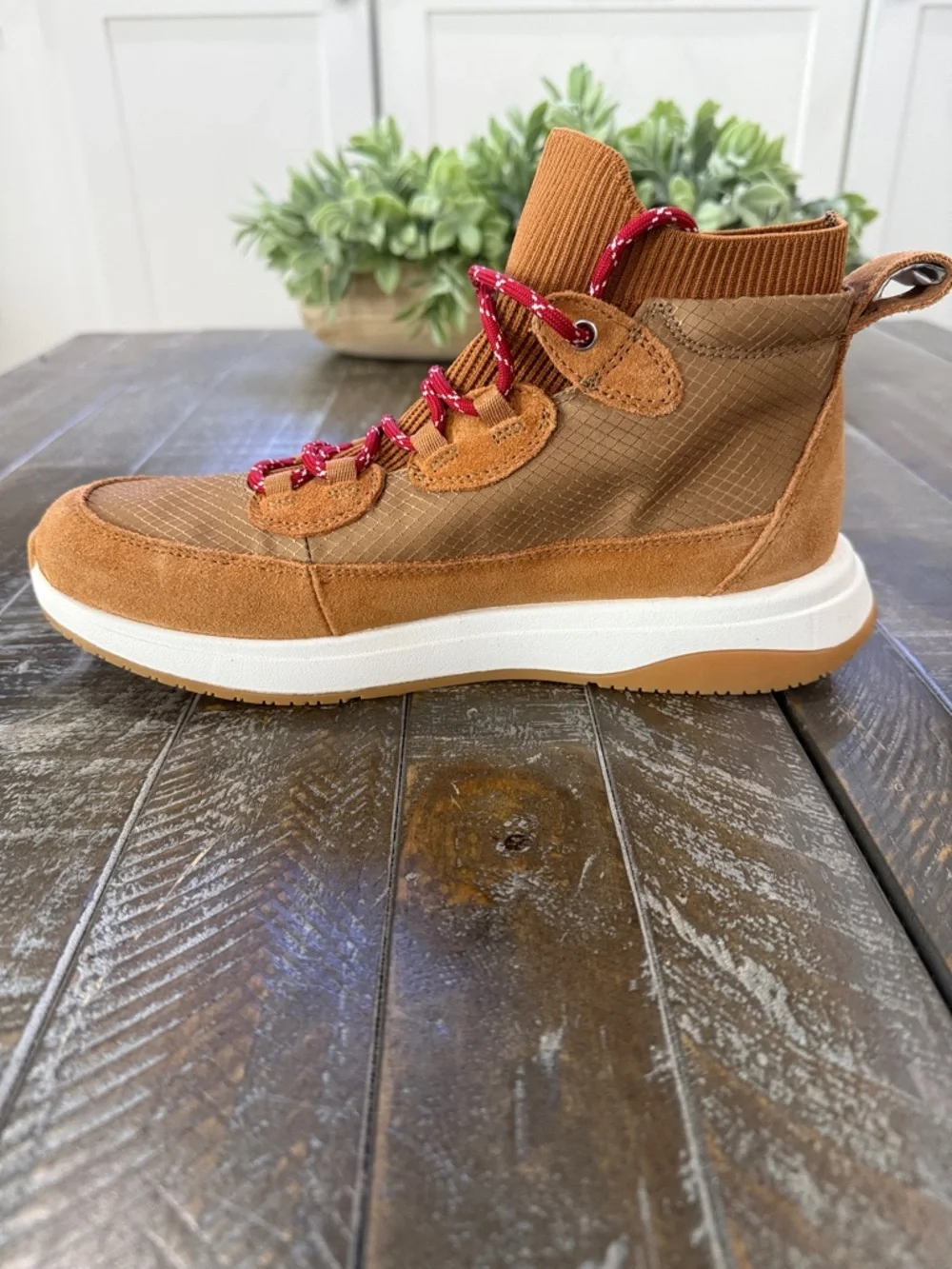Nurture Response Elias Mixed Platform High-Top Sneaker Boot Size 8