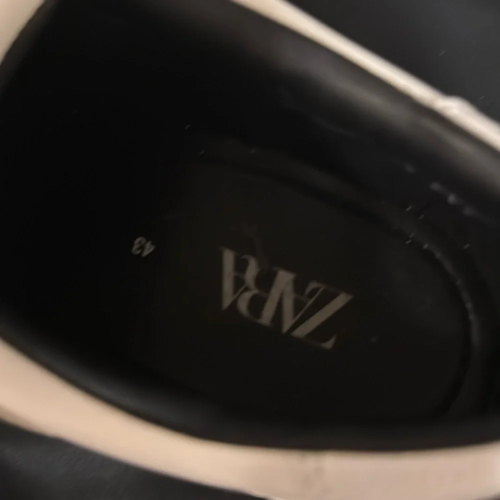 Zara step out