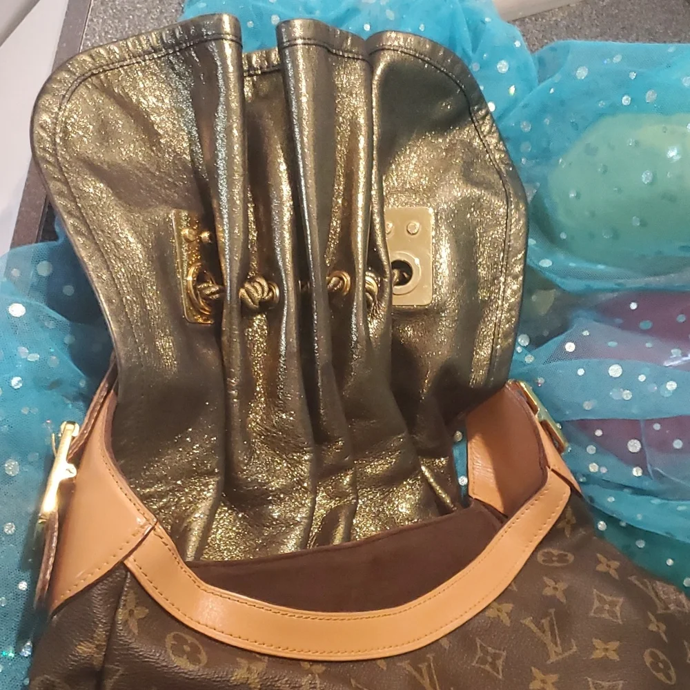 Louis Vuitton Kalahari GM Limited Edition Bag with COA