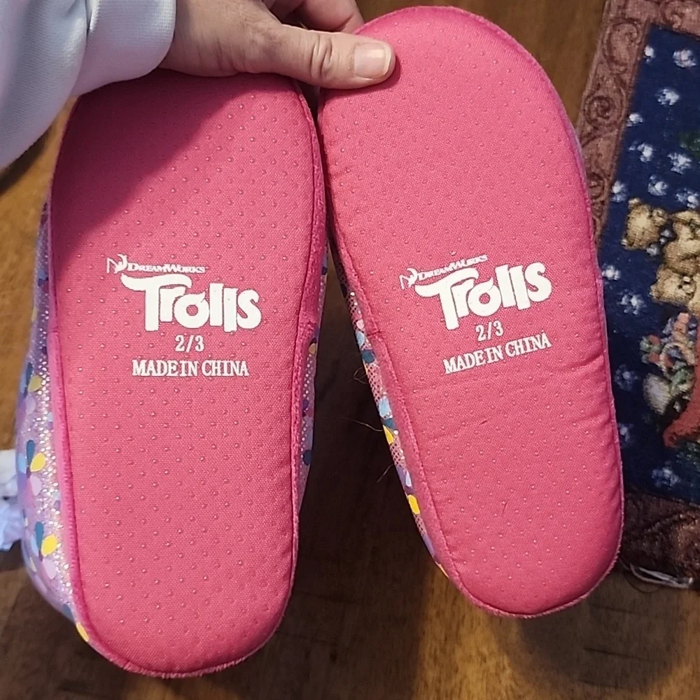 Trolls slippers sz