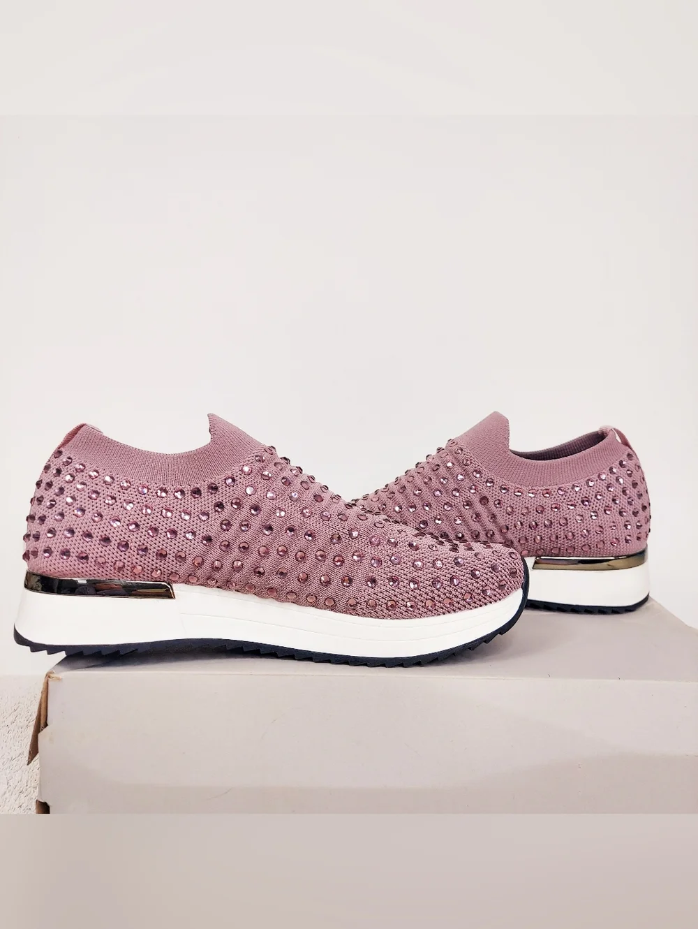 Kenneth Cole Reaction Slip-On Embellished Mauve Knit Sneakers Women's Size 6 NWT
