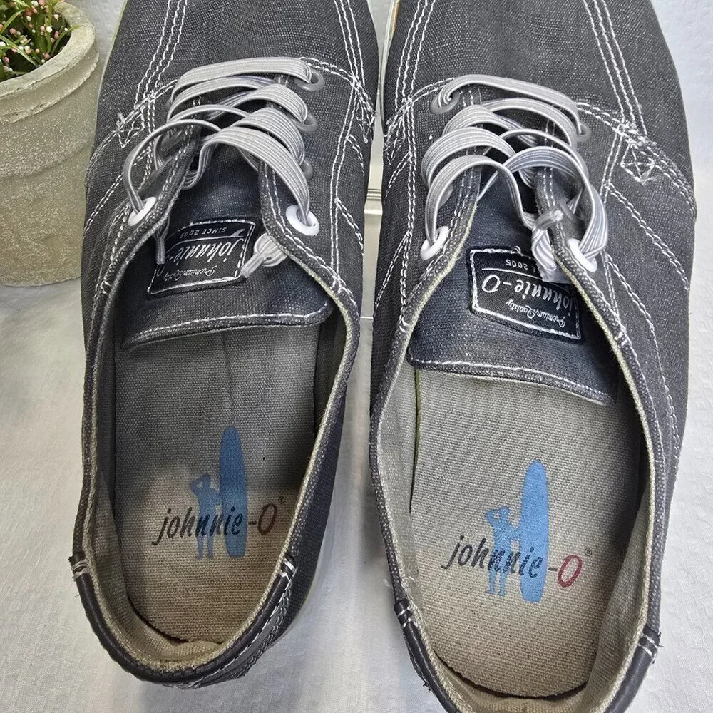 johnnie-O excellent gray medium