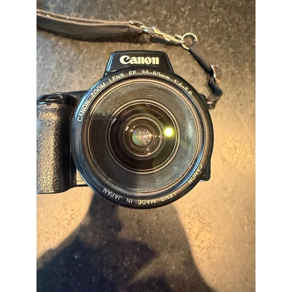 vintage Canon EOS Rebel S II 35mm film camera Quantaray 35-80mm zoom lens flash